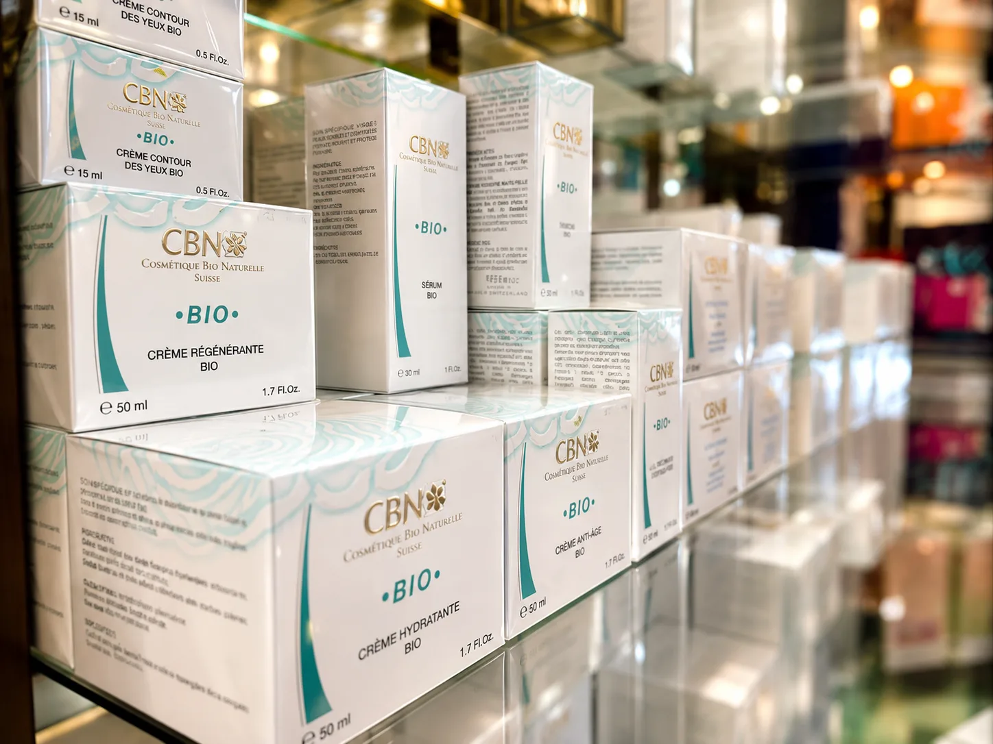 Creme e sieri CBN Bio esposti in profumeria