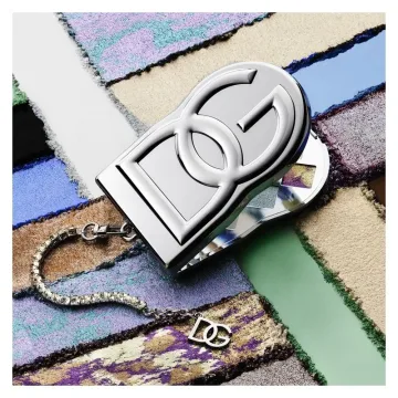 Eye Dare You! Beyond Multi-Finis Eyeshadow&highlighter Palet