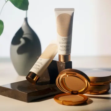 Silky Bronze Natural Veil Compact Spf20 8.5 g.